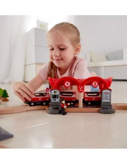 Hape Toys Circuit de train ville animée - Hape Sale